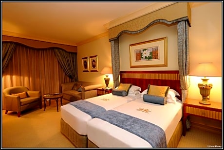 Club Superior Single Room