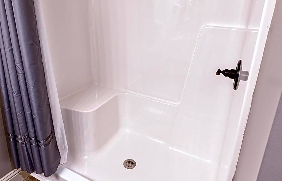 Inn at Elijah McLean's