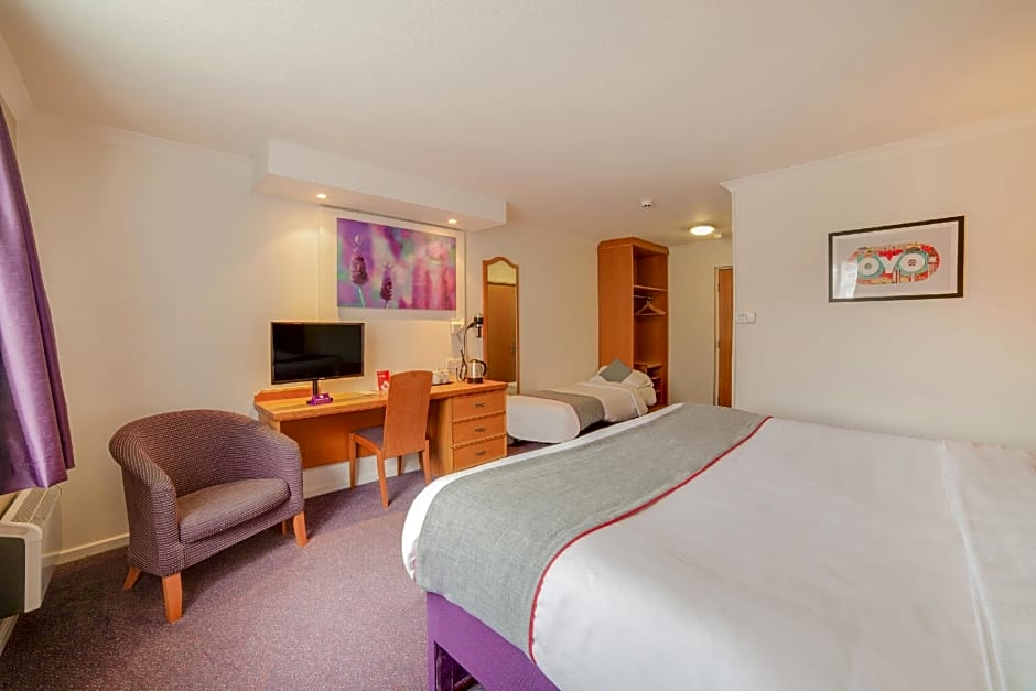 OYO Lakeside Haydock Hotel St Helens