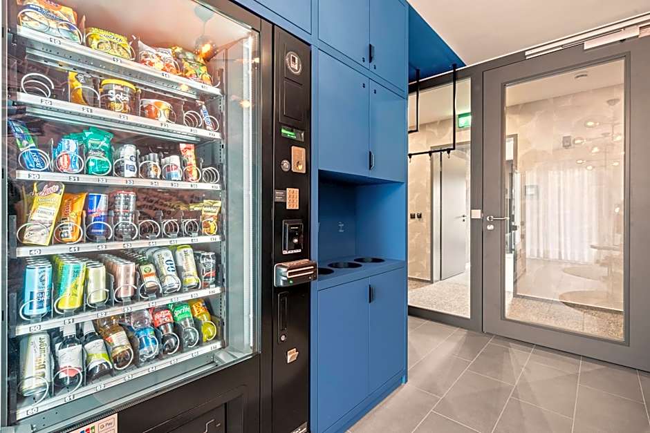 Motel42-Temporary Living