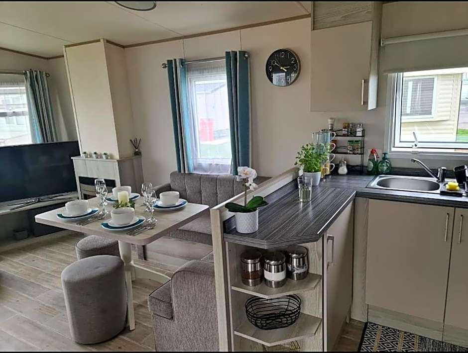 Delux Caravan - Clacton-on-sea