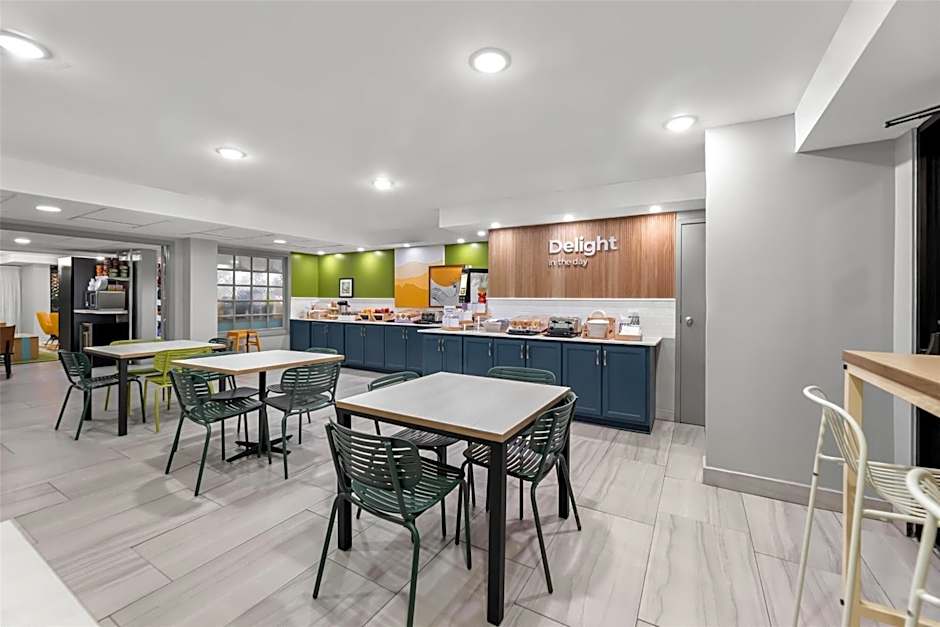 Spark by Hilton Biloxi Ocean Springs