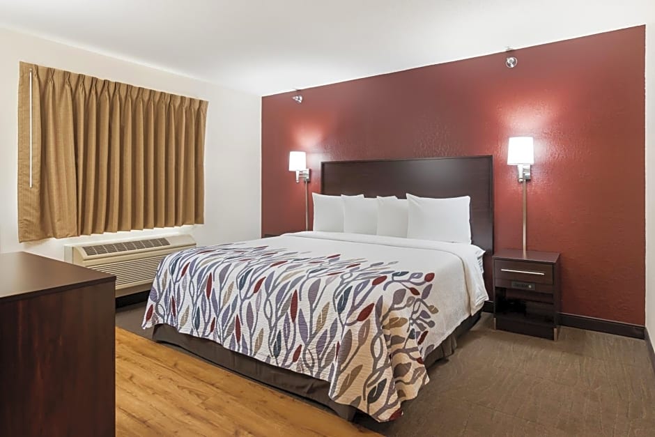 Red Roof Inn Auburn