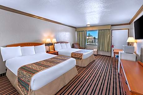 2 Queen Beds Accessible NS