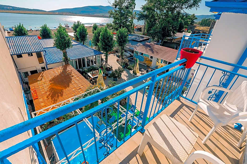 Laguna Beach Club Bazaleti Lake