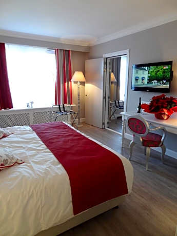 Family Room (2 Adults + 2 Children)