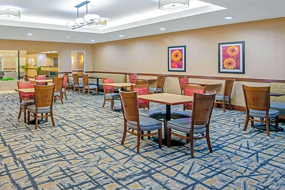 La Quinta Inn & Suites by Wyndham Lawton / Fort Sill