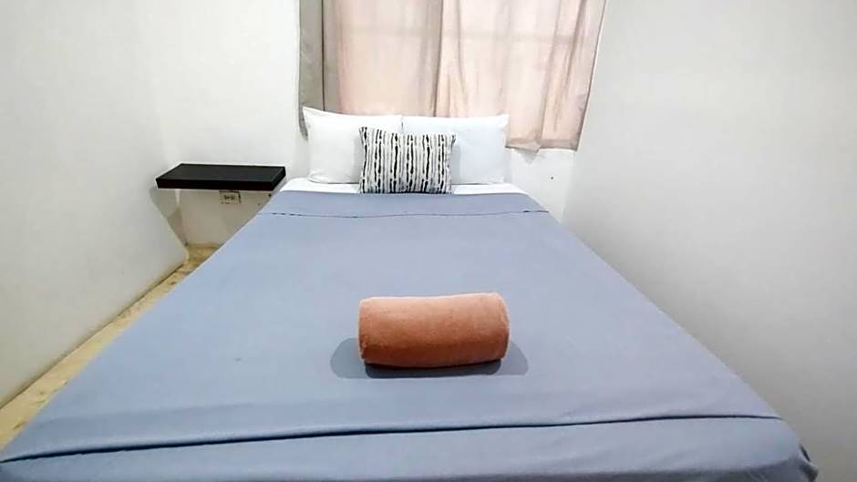"Spacious Suite with 4 Bedrooms and Amenities"