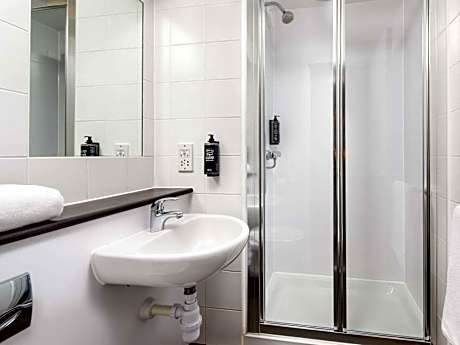 Standard Room with One Double Bed and One Single Bed