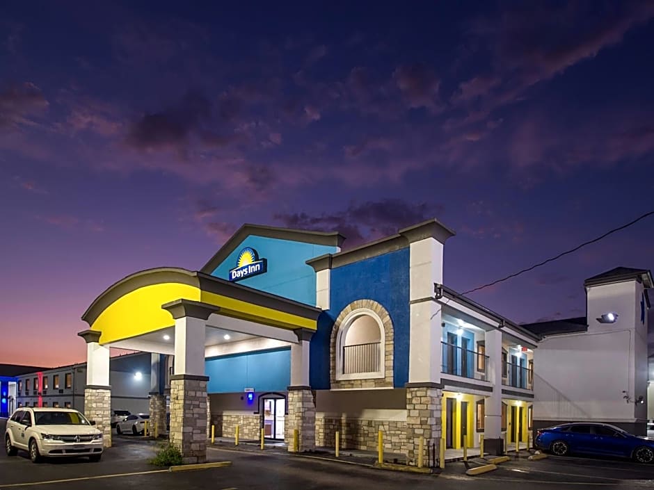 Days Inn by Wyndham Houston East