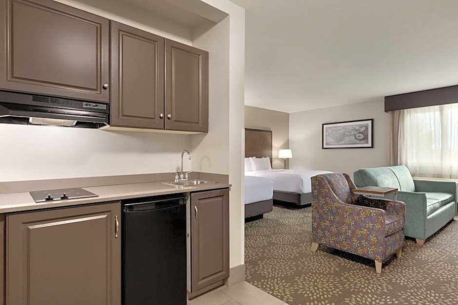 La Quinta Inn & Suites by Wyndham Fairbanks Airport