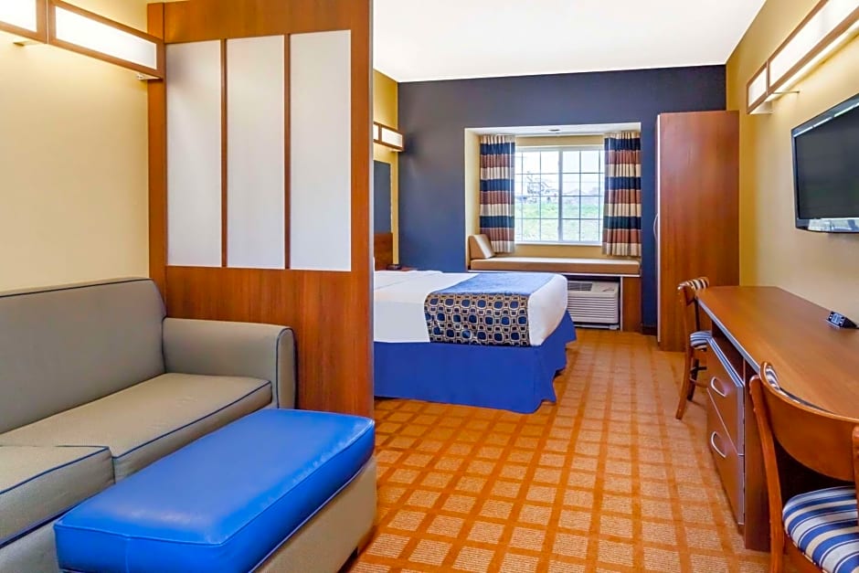 Microtel Inn & Suites
