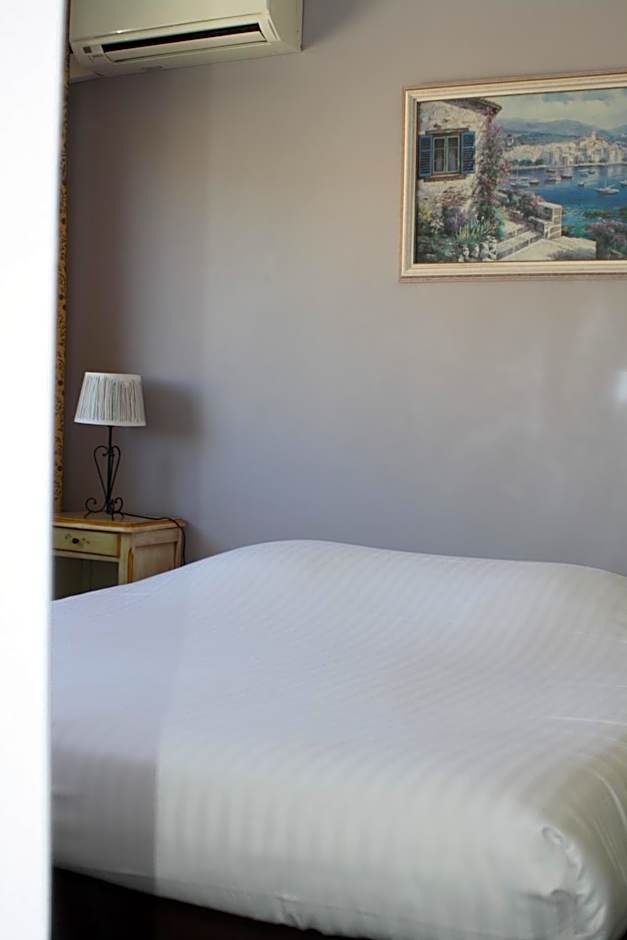 Logis Hotel du Midi
