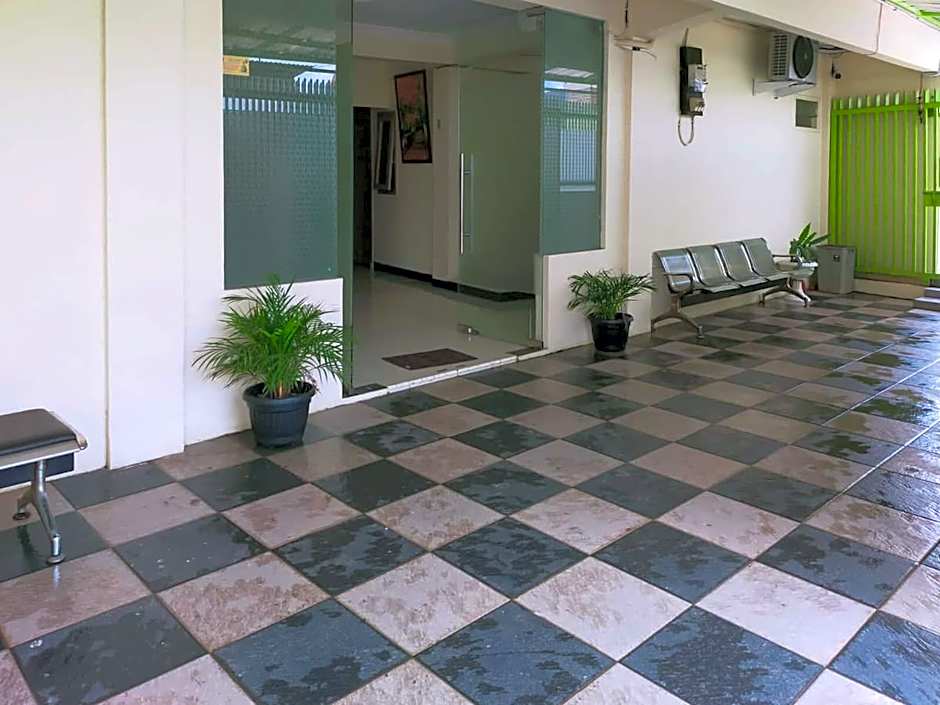 RedDoorz @ Jalan Kolonel Haji Burlian Palembang 2