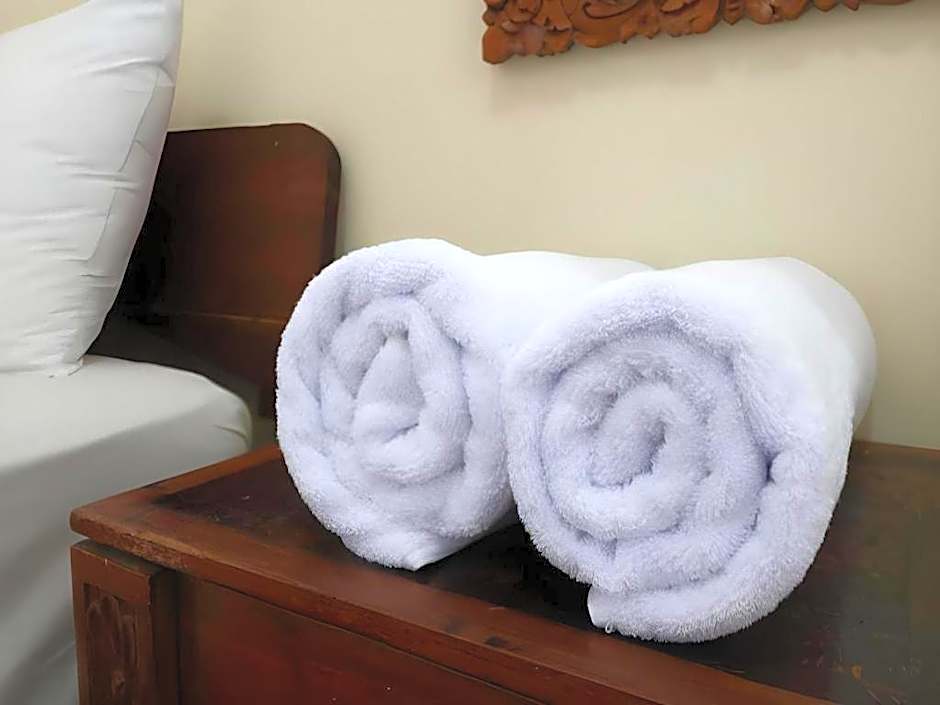 SPOT ON 2426 Hotel Aget Jaya Ii