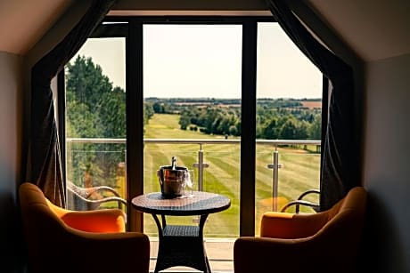 Junior Suite with Golf View