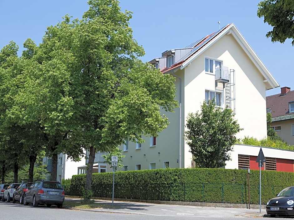 Hotel Kriemhild am Hirschgarten in Munich-Nymphenburg