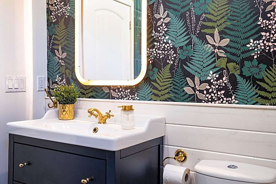 The Downtown Hive by Revelstoke Vacations