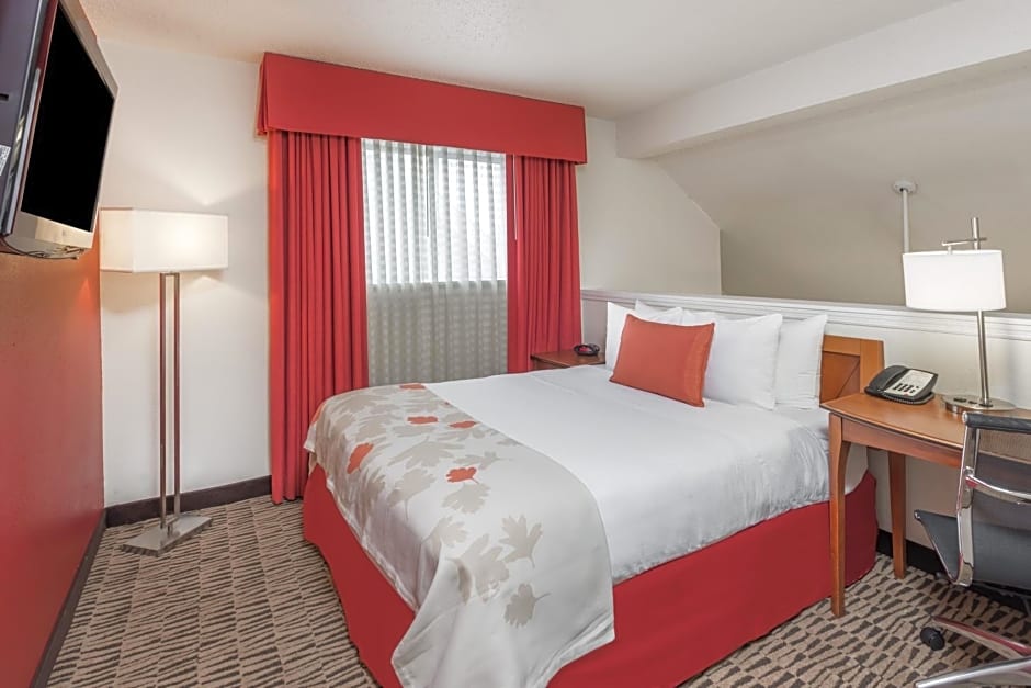 Value Suites Extended Stay - St Louis