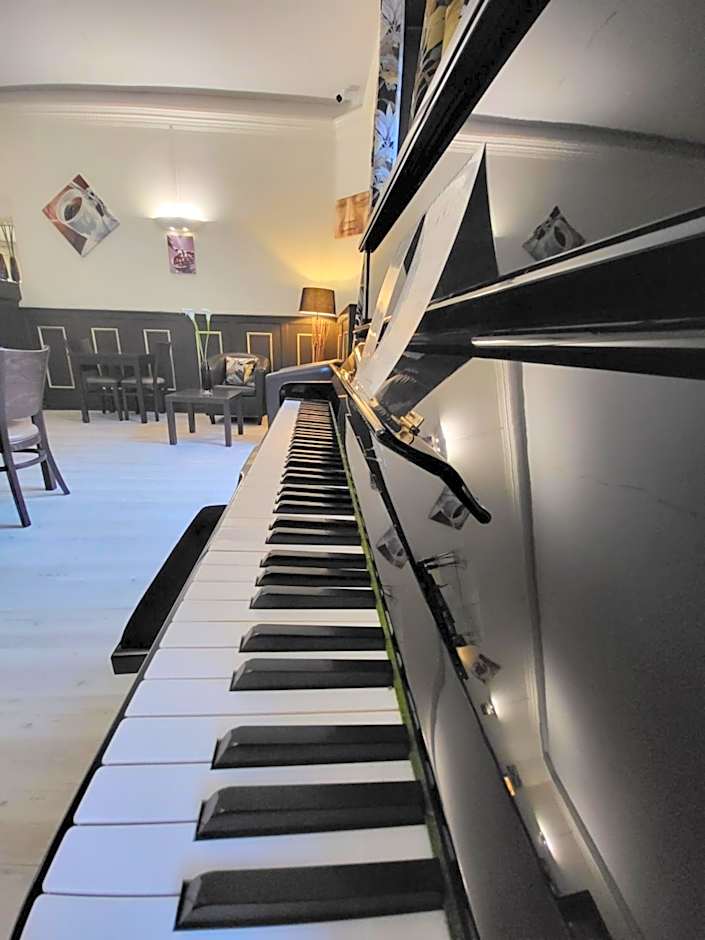 Brit Hotel Confort Auclair