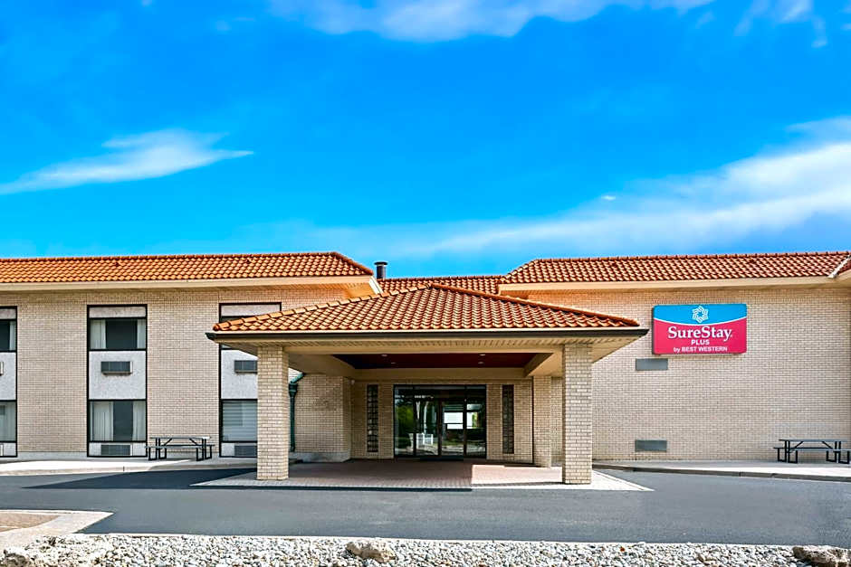 SureStay Plus by Best Western Windsor