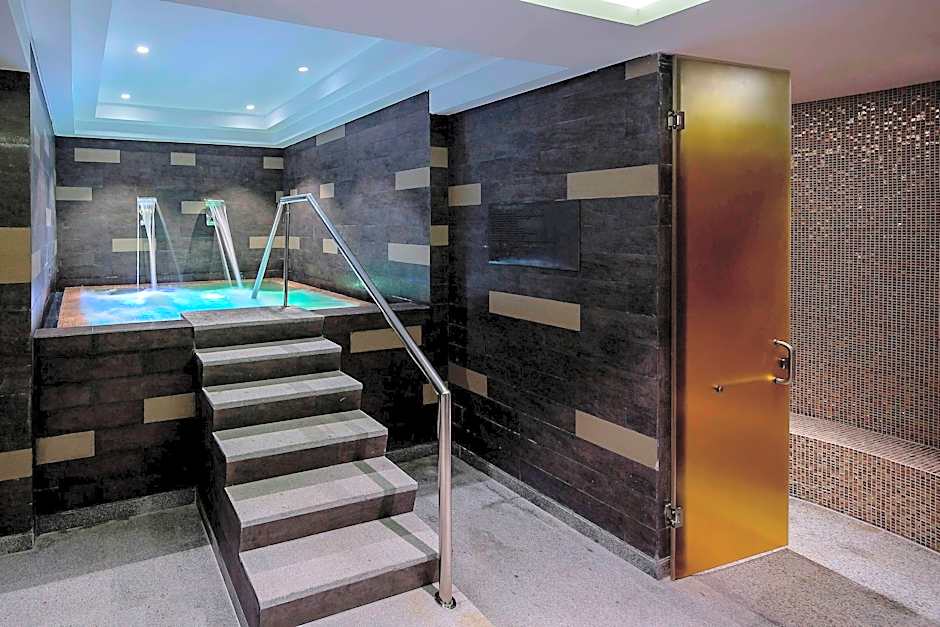 Le Meridien Dhaka
