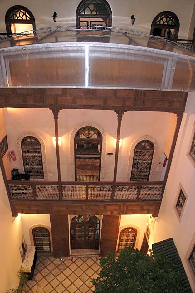 Riad Les Remparts De Fès