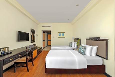 Superior Room City View Twin Bed