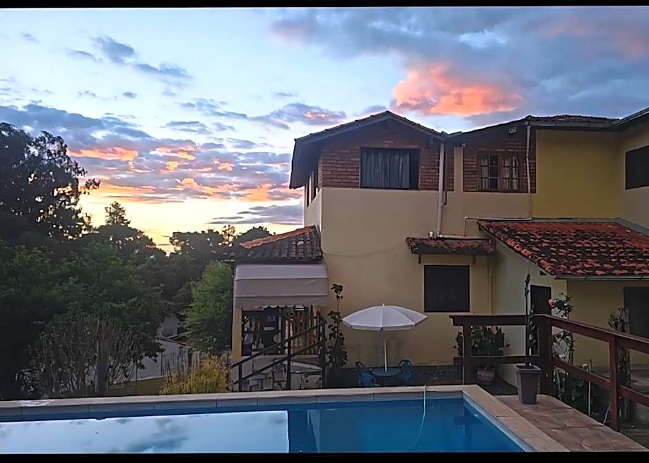 Hostel Yellow House MG