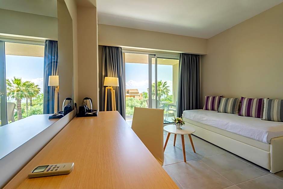 CNic Gemini Hotel