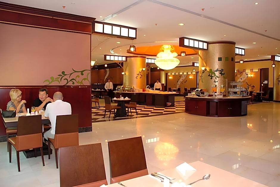 Al Bustan Tower Hotel Suites