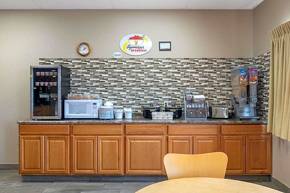 Super 8 by Wyndham O Neill NE