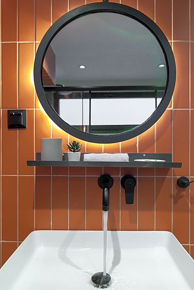 Bonnie Athens by Nin&Bau