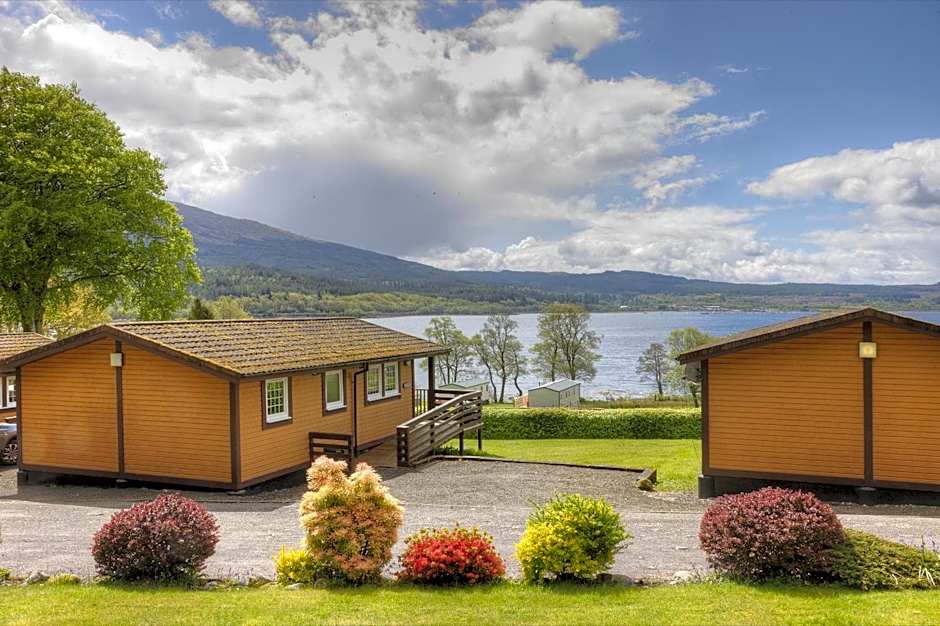 Appin Holiday Homes - Lodges, Shepherds Hut and Train Carriage stays