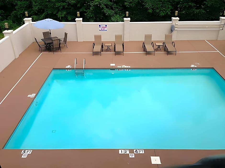 Holiday Inn Express Hotel & Suites Albemarle By IHG