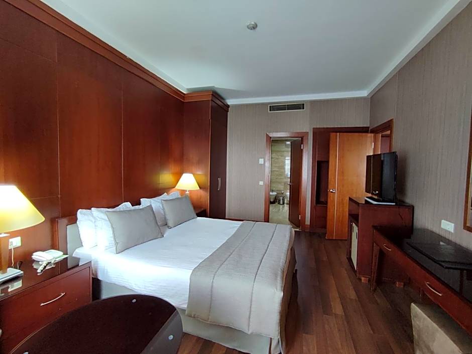 Photo 1 of 5 of Suite