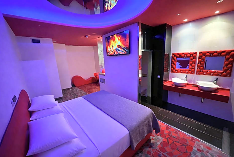 V Hotel