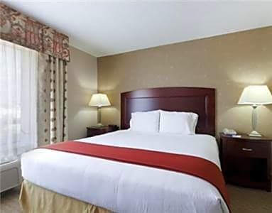 Holiday Inn Express Hotel & Suites College Station