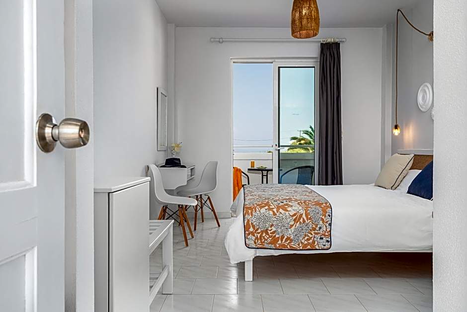 Mrs Chryssana Beach Hotel