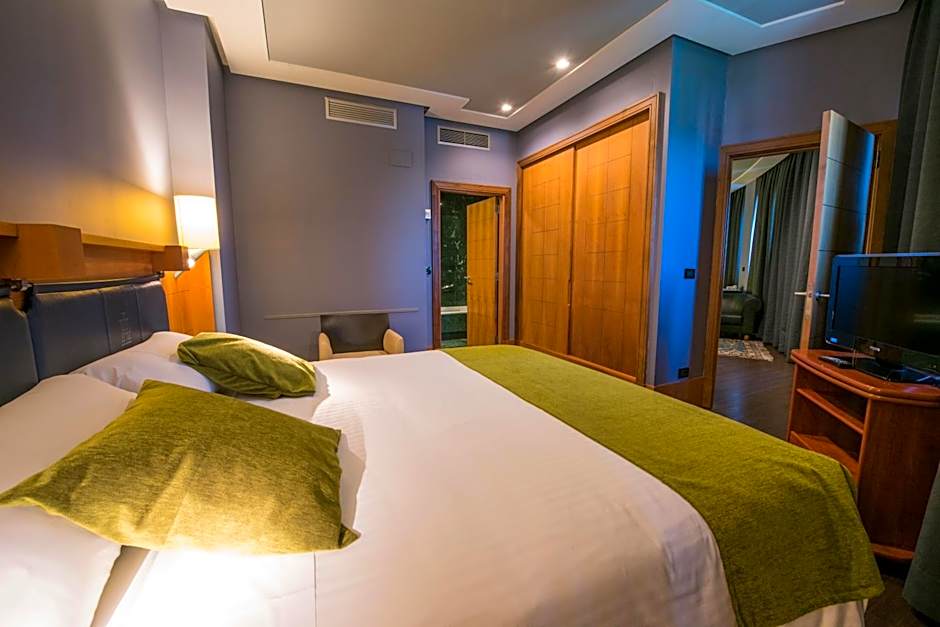 Photo 1 of 6 of Junior Suite