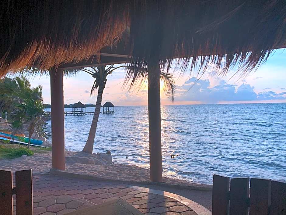 Casa Cenote Hotel