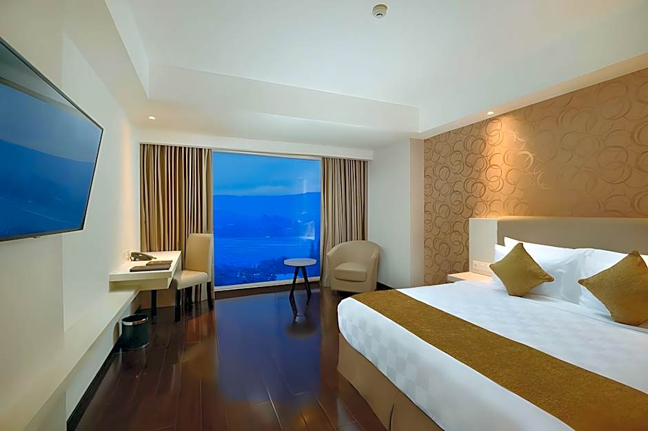 Platinum Adisucipto Hotel & Conference Center