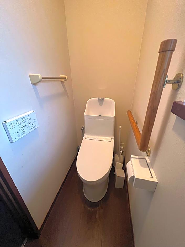 森の香りに包まれたプライベート空間でマイデバイスイマーシブ体験を堪能できる贅沢--BlueFlow KATSUURA