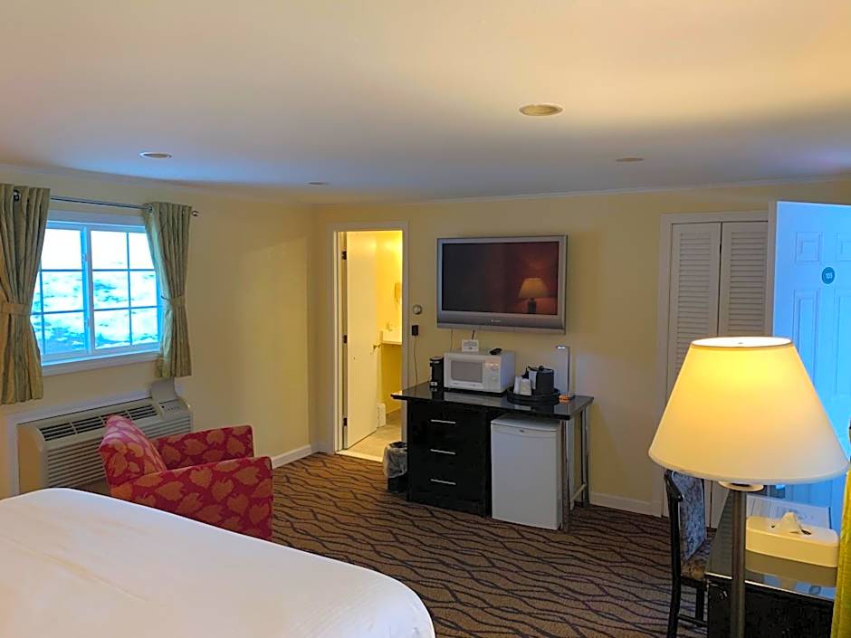 Four Winds Country Motel