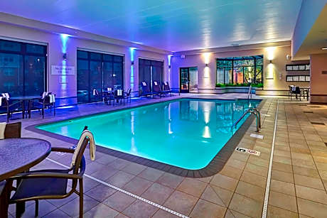 Courtyard by Marriott Bloomington by Mall of America