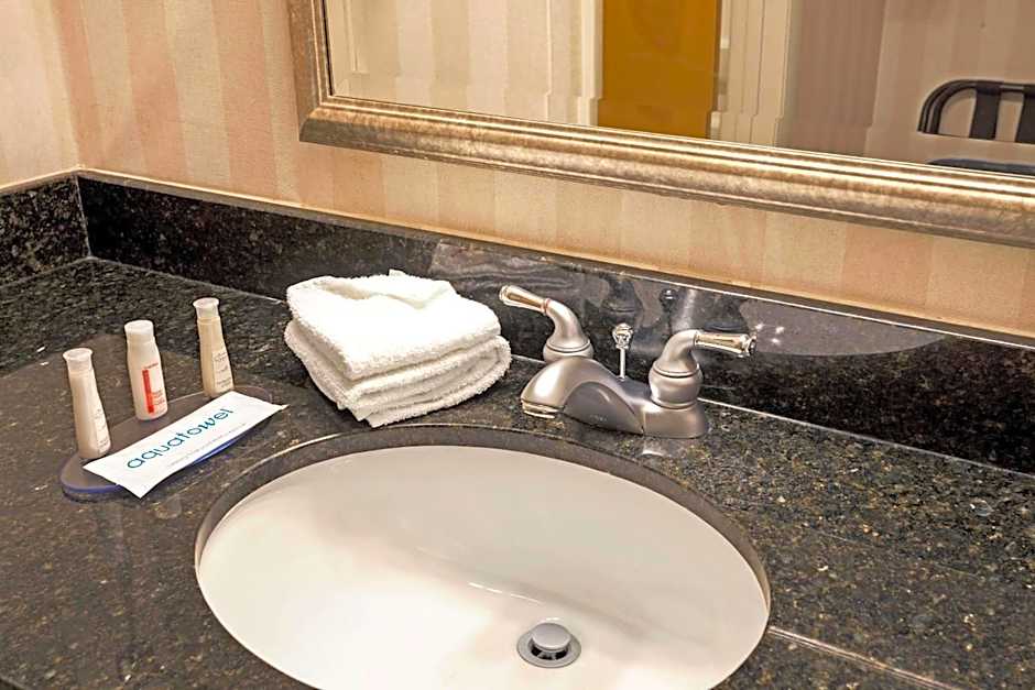 Baymont by Wyndham Louisville Airport South