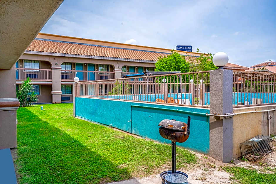 Lone Star Inn & Suites by OYO Harlingen TX