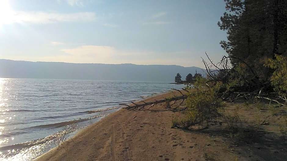 Cascade Lake Inn
