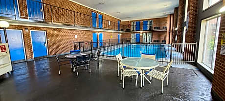 Fairview Inn & Suite