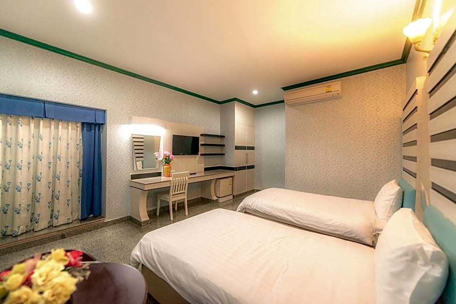 Martina Hotel Surin